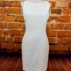 Banana Republic White Sleevless shift dress Size 6
